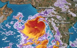 Hàng triệu người Ấn Độ đối mặt với cơn bão lớn nhất trong hàng thập kỷ