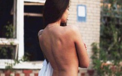 Chụp ảnh ngực trần ở vùng thảm họa Chernobyl, cô gái xinh đẹp bị "ném đá" dữ dội