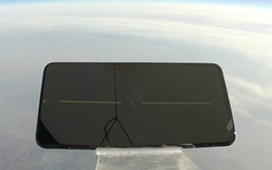 Đây là chiếc smartphone rơi từ độ cao hơn 30.000 mét vẫn chạy tốt