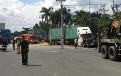 Nóng 24h qua: Tài xế container run rẩy bước xuống xe sau cú đâm khiến 5 người tử vong