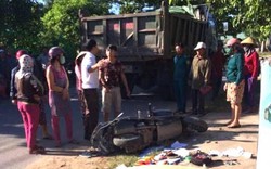 Quảng Trị: Va chạm với xe tải, mẹ chết, 2 con bị thương