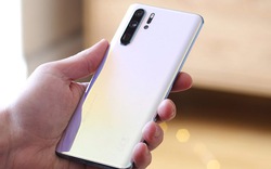 Mua smartphone Huawei được hoàn tiền nếu không chạy được Facebook và Google