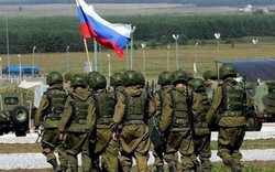 Kiev tố Nga triển khai 82.000 binh sĩ dọc biên giới Ukraine ở Crimea, Donbas