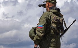 Chiến sự Donbass: Quan chức quân sự mặc đồ thường dân đi gài mìn