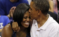 Clip: Nụ hôn ngọt ngào của vợ chồng tổng thống Mỹ