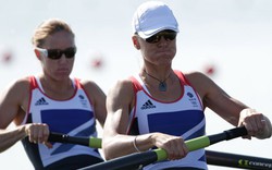 Hai nữ VĐV đua thuyền của Anh phá kỷ lục Olympic