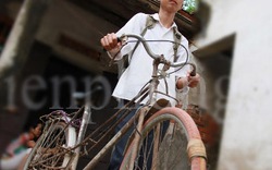 Thủ khoa nghèo và chiếc xe đạp cũ nát xót lòng