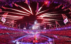 Bế mạc Olympic London 2012: Siêu tiệc âm nhạc và ánh sáng