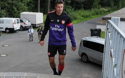 Van Persie gia nhập M.U với lương khủng