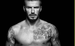 Beckham cởi áo, khoe hình xăm và cơ bắp vạm vỡ