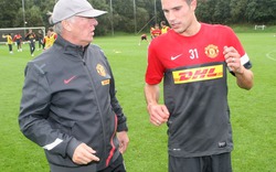 Ferguson đưa Van Persie “lên mây xanh”