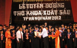 Hà Nội tuyên dương 107 thủ khoa