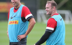Ferguson muốn kết hợp Rooney và Van Persie
