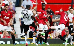 Làm Rooney chấn thương, “sao” Fulham bị &#34;sờ gáy&#34;