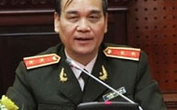 Tướng Nhanh vẫn nhận hàng trăm cú điện thoại mỗi ngày