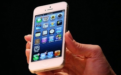 Bất ngờ: iPhone 5 &#34;hứng đá&#34; nhiều nhất trên mạng xã hội