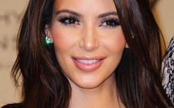 Kim Kardashian lần đầu lộ diện sau sinh