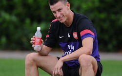 Koscielny chấn thương, Arsenal khủng hoảng hàng thủ