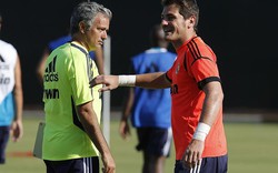Gạt bỏ hận thù, Casillas bất ngờ ca ngợi Mourinho