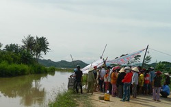 Tìm thấy thi thể bé trai đi xe đạp ngã xuống mương mất tích