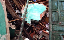 Quảng Ninh: Sạt đồi, sập nhà, hơn 10 ô tô bị vùi