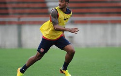 Walcott chấn thương, Wenger lo sốt vó