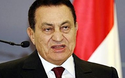Ra tù, ông Mubarak được đưa thẳng vào bệnh viện