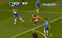 M.U bị &#34;mất trộm&#34; một quả penalty ở cuộc gặp Chelsea?