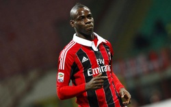 Giày siêu dị của Balotelli trông thế nào?