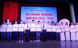 Phó Thủ tướng trao thưởng cho 17 thủ khoa ĐH Y Hà Nội