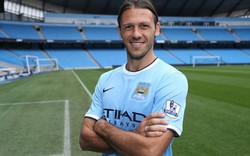 Mới sang Man City, Demichelis đã gặp &#34;hạn”