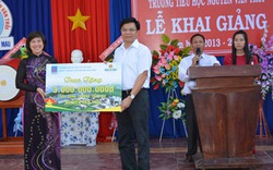 Đạm Cà Mau trao 3 tỷ đồng xây trường tiểu học