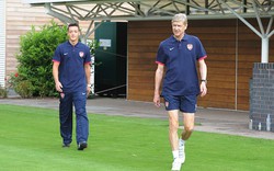 Ozil nắm giữ “sinh mạng” của Arsene Wenger