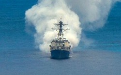 Tàu chiến Mỹ chỉ xả khói cũng làm “mù” tên lửa địch?