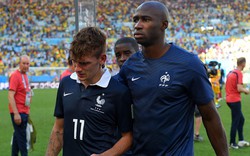 Chùm ảnh các tuyển thủ Pháp rơi lệ khi chia tay World Cup