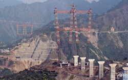  Ấn Độ xây cầu đường sắt cao nhất thế giới trên dãy Himalaya 