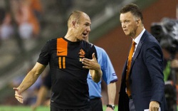 Robben hé lộ chuyện bị Van Gaal &#34;chiêu dụ&#34; tới M.U