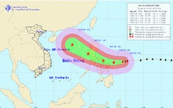 Bão giật cấp 13-14 hướng vào biển Đông