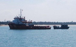 Đà Nẵng: Lai dắt tàu cùng 7 ngư dân bị nạn vào bờ tránh bão an toàn