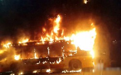 Trung Quốc: Xe buýt nổ, cháy rụi, hành khách thương vong nằm la liệt