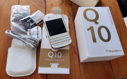 Giá Blackberry Q10 Gold chính hãng rẻ hơn tới 3 triệu đồng so với hàng ngoài