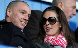 Học Rooney, chồng hoa hậu sát cầu thủ &#34;chơi trò ba người&#34;