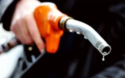 Giá xăng dầu: Bộ Tài chính chấp nhận mức giảm 225 đồng, doanh nghiệp giảm 330 đồng
