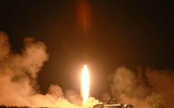 “Triều Tiên phóng 4 quả rocket từ bệ phóng rocket đa nòng“