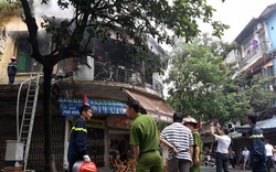 Cháy lớn gần BV Việt Đức, cửa hàng 2 tầng gần như bị thiêu rụi