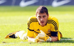 Real hét giá Casillas, Arsenal chùn chân