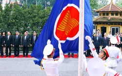 Lễ thượng cờ ASEAN và Quốc kỳ Việt Nam 