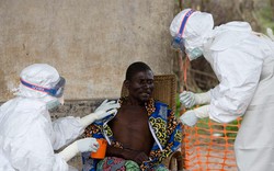 BỘ Y TẾ CẢNH BÁO: Bắt tay hay đi dự đám ma đều có thể mắc dịch Ebola