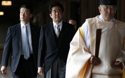 Trung, Hàn &#34;nổi cơn thịnh nộ&#34; vì Thủ tướng Nhật gửi đồ lễ tới đền Yasukuni