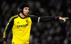 Bị Chelsea hắt hủi, Petr Cech vẫn “đắt khách”